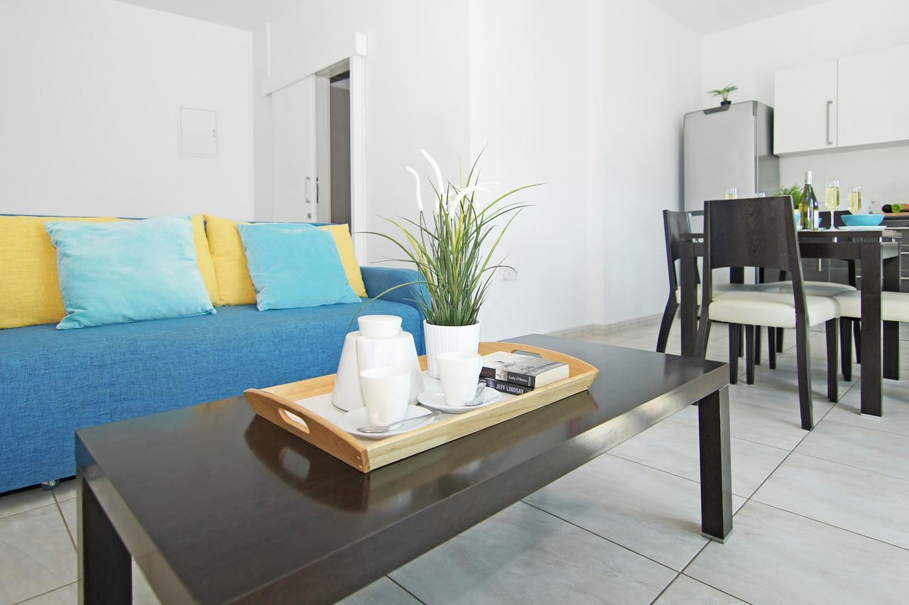 Amber - Coralli Beachfront Apartment Protaras Exteriör bild