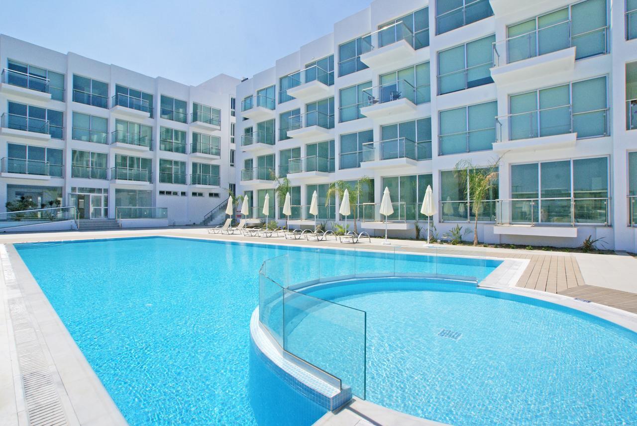 Amber - Coralli Beachfront Apartment Protaras Exteriör bild
