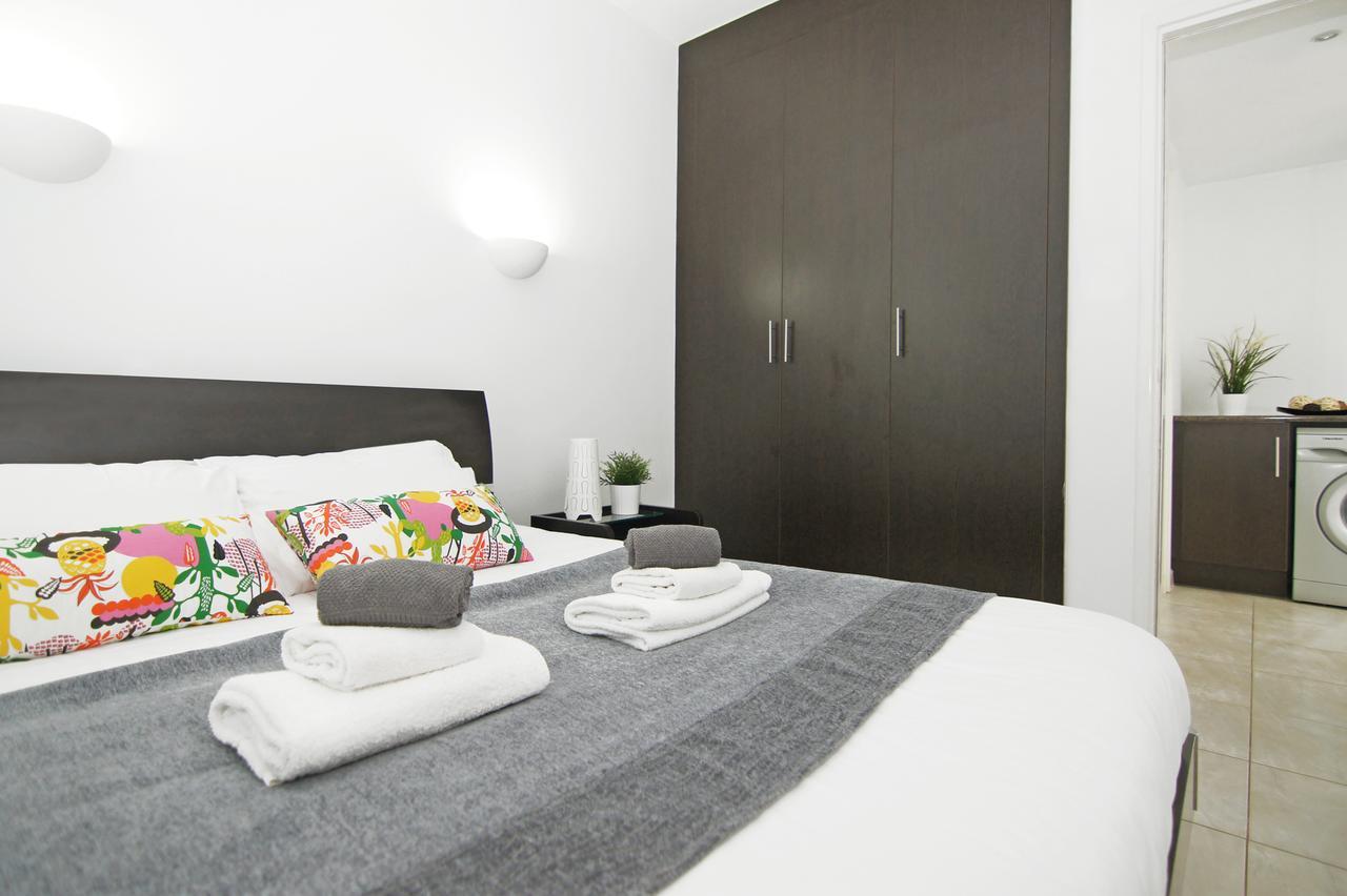 Amber - Coralli Beachfront Apartment Protaras Exteriör bild