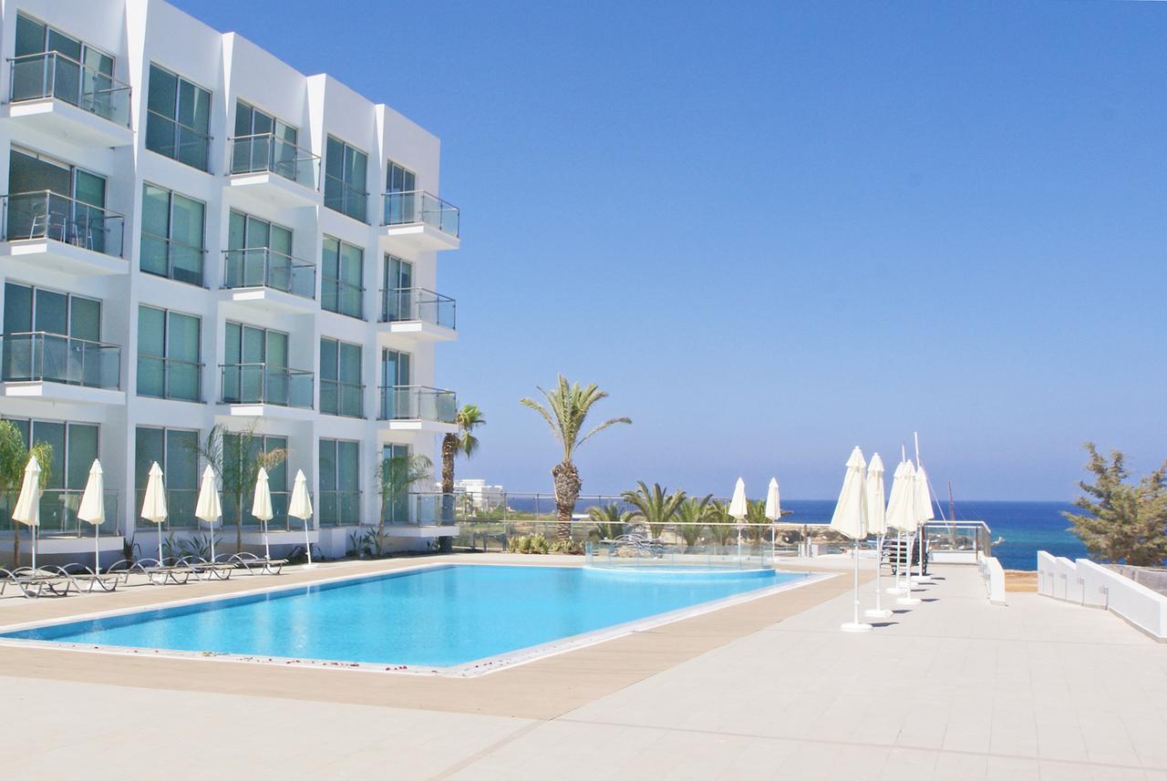 Amber - Coralli Beachfront Apartment Protaras Exteriör bild